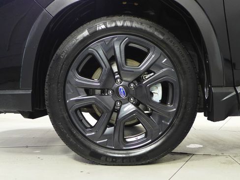 Used 2024 Subaru Ascent Onyx Edition image 5