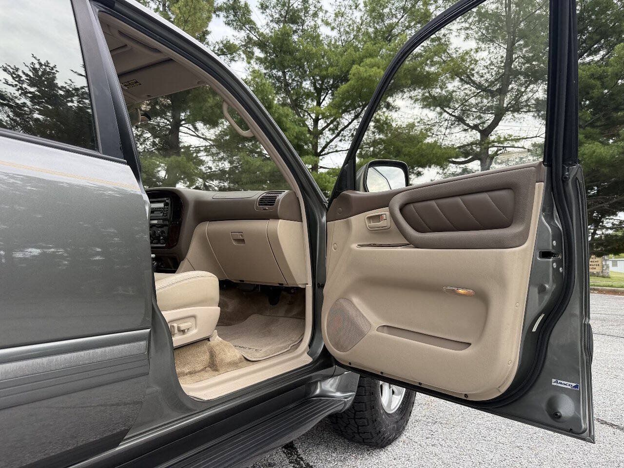 Used 2000 Toyota Land Cruiser AWD/4WD image 86