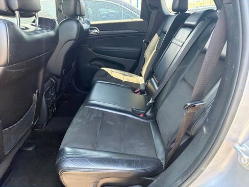 Used 2021 Jeep Grand Cherokee Laredo X AWD/4WD image 9