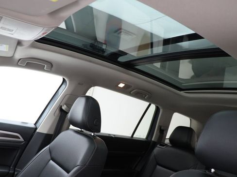 Used 2019 Volkswagen Atlas SE w/ Panoramic Sunroof Package image 19