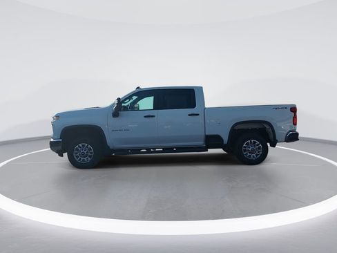 Used 2025 Chevrolet Silverado 2500 W/T AWD/4WD image 5
