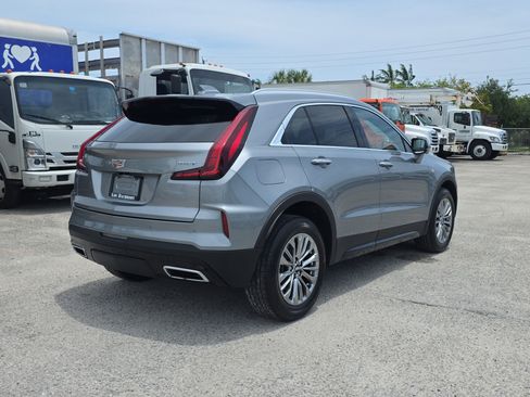 Used 2025 Cadillac XT4 Premium Luxury FWD image 7