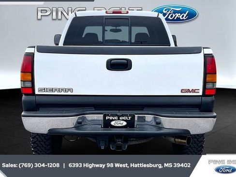 Used 2005 GMC Sierra 2500 SLT w/ Heavy-Duty Power Package image 4