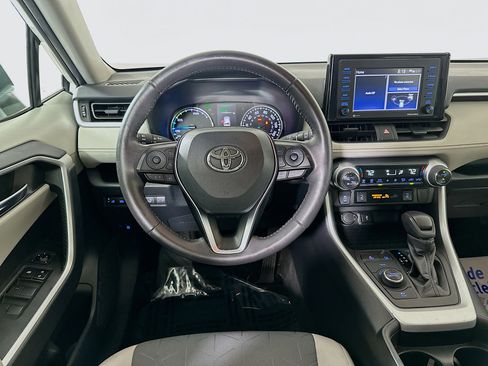 Used 2020 Toyota RAV4 XLE w/ Convenience Package image 21