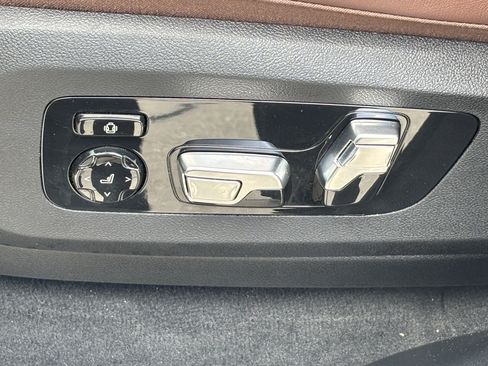 Used 2025 BMW X7 M60i AWD/4WD image 20