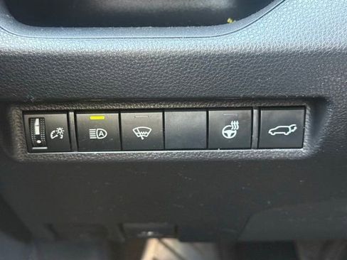 Used 2019 Toyota RAV4 XLE w/ Convenience Package AWD/4WD image 15