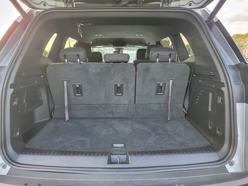 Used 2025 GMC Acadia Elevation image 18