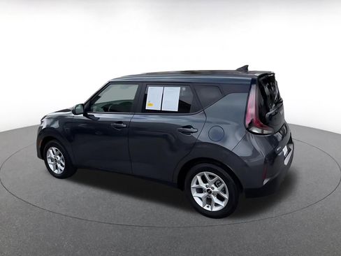 Used 2025 Kia Soul LX w/ LX Technology Package image 10