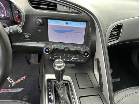 Used 2015 Chevrolet Corvette Z06 w/ 3LZ Preferred Equipment Group image 21