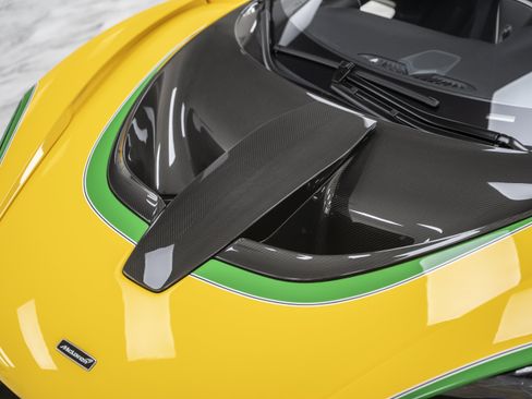 Used 2019 McLaren Senna RWD image 10