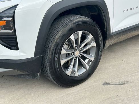 Used 2025 Chevrolet Equinox LT FWD image 9