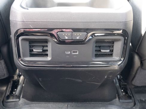 Used 2024 GMC Sierra 1500 AT4 w/ Technology Package AWD/4WD image 20