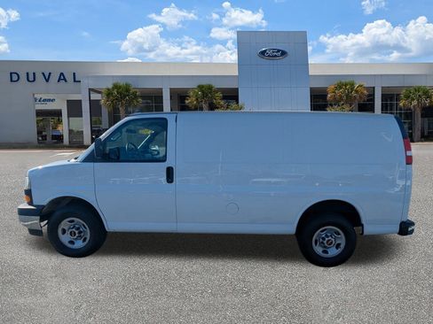 Used 2023 GMC Savana 2500 w/ Driver Convenience Package image 7