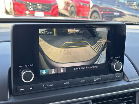 Certified 2023 Honda Pilot LX image 20