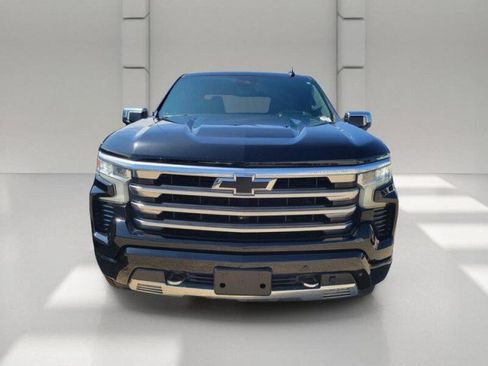 Used 2023 Chevrolet Silverado 1500 High Country w/ Technology Package AWD/4WD image 2