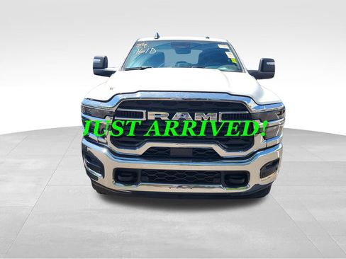 Used 2026 RAM 2500 Big Horn AWD/4WD image 2