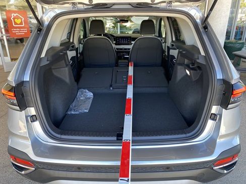 New 2026 Volkswagen Taos SE AWD/4WD image 18