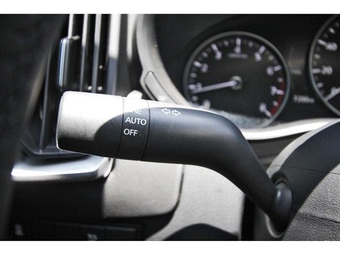 Used 2025 MAZDA CX-50 AWD 2.5 S w/ Premium Package image 17