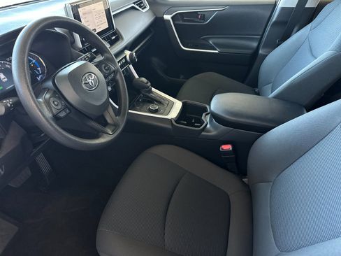 Used 2025 Toyota RAV4 LE image 9