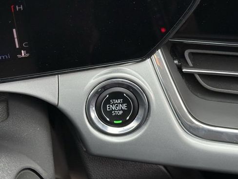 Certified 2025 Chevrolet Trax LT image 24