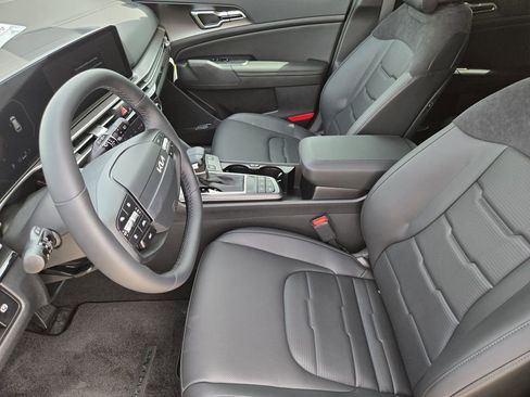 New 2026 Kia Sportage SX FWD image 9