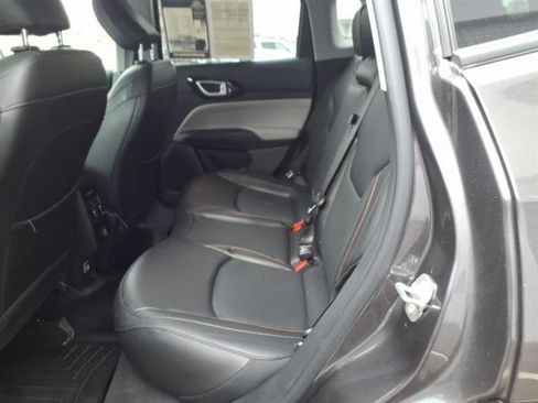 Used 2022 Jeep Compass Limited image 9