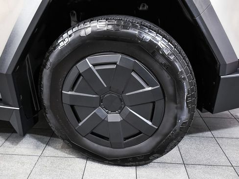 Used 2025 Tesla Cybertruck AWD Crew Cab image 7