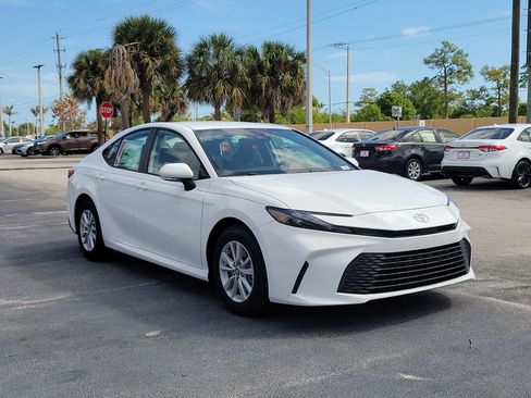 New 2026 Toyota Camry LE w/ Convenience Package image 3