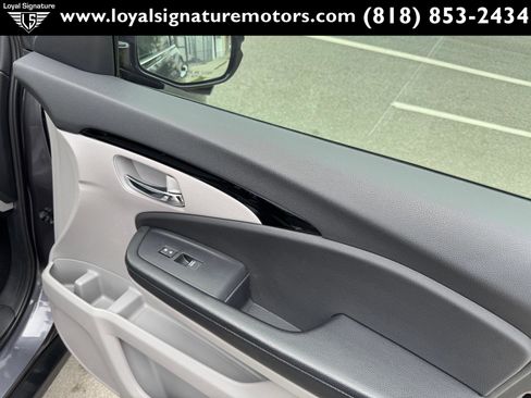 Used 2016 Honda Pilot Touring image 40