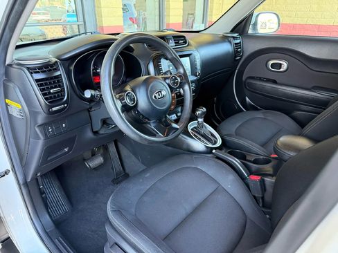 Used 2019 Kia Soul + image 16