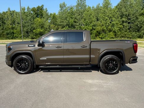 Used 2024 GMC Sierra 1500 Elevation w/ X31 Off-Road Package AWD/4WD image 8