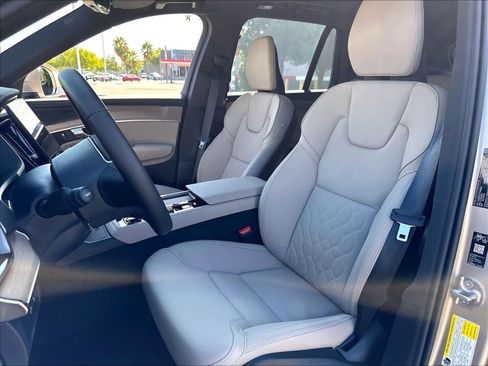 New 2026 Volvo XC90 T8 Plus w/ Protection Package Premier AWD/4WD image 11