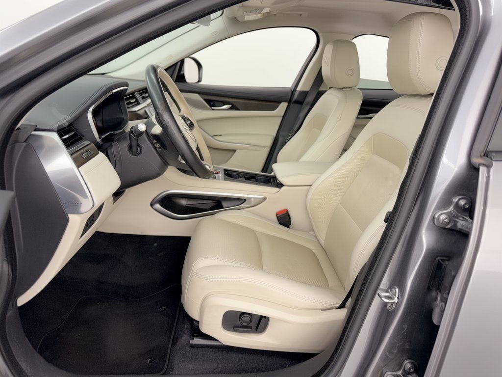Used 2023 Jaguar F-PACE S AWD/4WD image 5