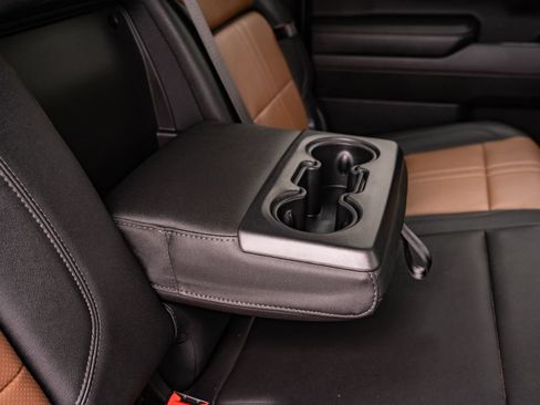 Used 2024 Chevrolet Silverado 1500 High Country w/ Technology Package AWD/4WD image 47