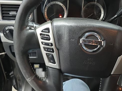 Used 2016 Nissan Titan PRO-4X image 12