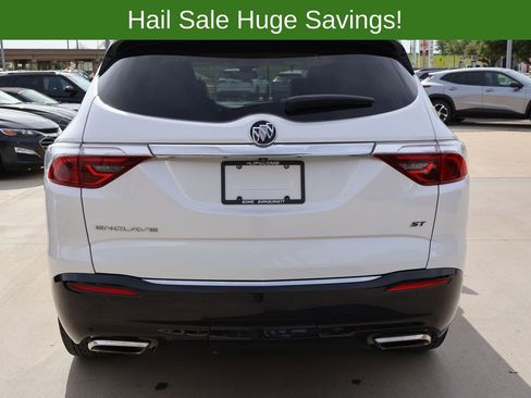 Used 2023 Buick Enclave Essence w/ Sport Touring Edition FWD image 7