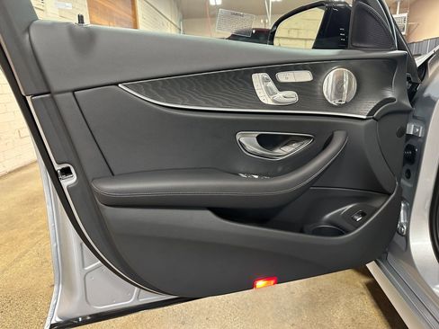 Used 2023 Mercedes-Benz E 350 Sedan image 34