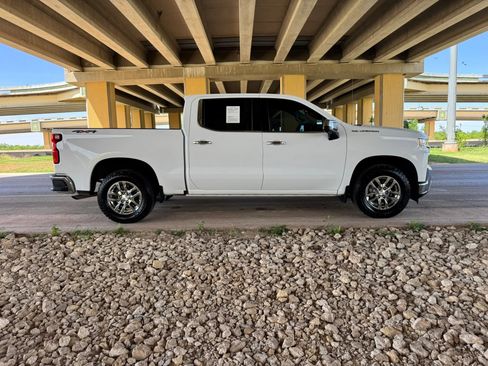 Used 2021 Chevrolet Silverado 1500 LTZ w/ LTZ Convenience Package II AWD/4WD image 2