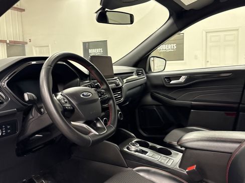 Used 2024 Ford Escape ST-Line w/ Equipment Group 301A image 7