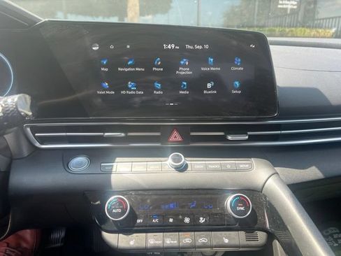 Used 2023 Hyundai Elantra Limited FWD image 7