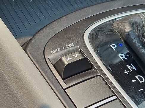 Used 2025 Hyundai Kona SEL FWD image 25