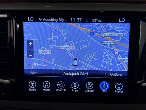 Used 2017 Chrysler Pacifica Limited w/ UConnect Theater Package FWD image 2