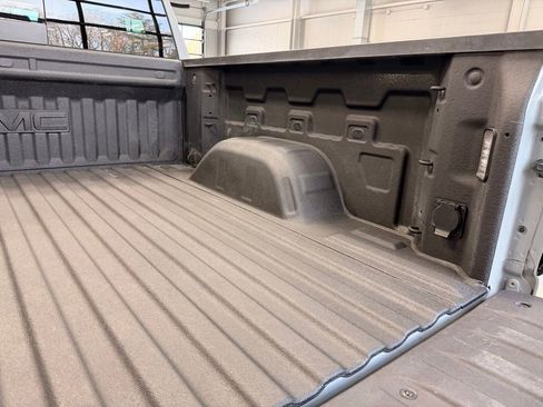 Used 2025 GMC Sierra 1500 AT4 w/ AT4 Premium Package image 11