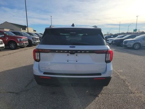 New 2026 Ford Explorer Active image 24