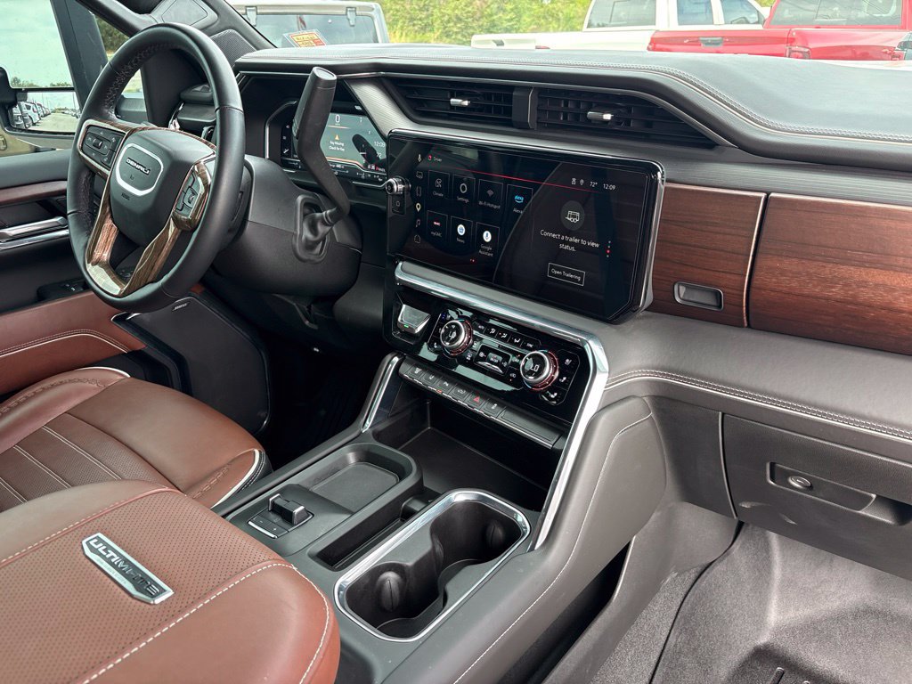 Used 2024 GMC Sierra 3500 Denali Ultimate AWD/4WD image 36