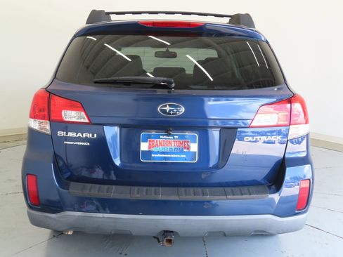Used 2011 Subaru Outback 2.5i Premium AWD/4WD image 4