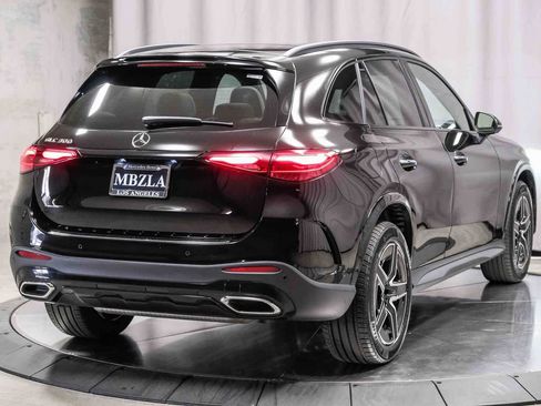 Certified 2026 Mercedes-Benz GLC 300 image 4