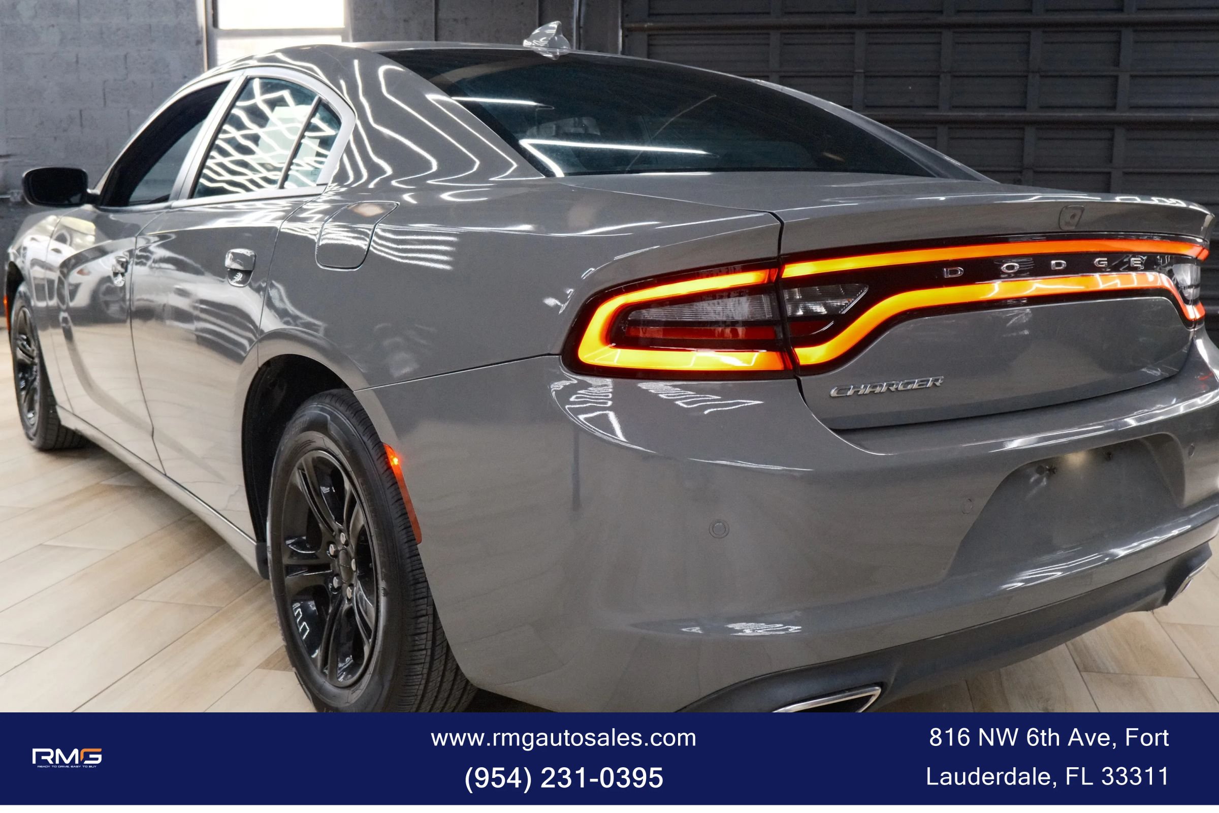 Used 2023 Dodge Charger SXT RWD image 6