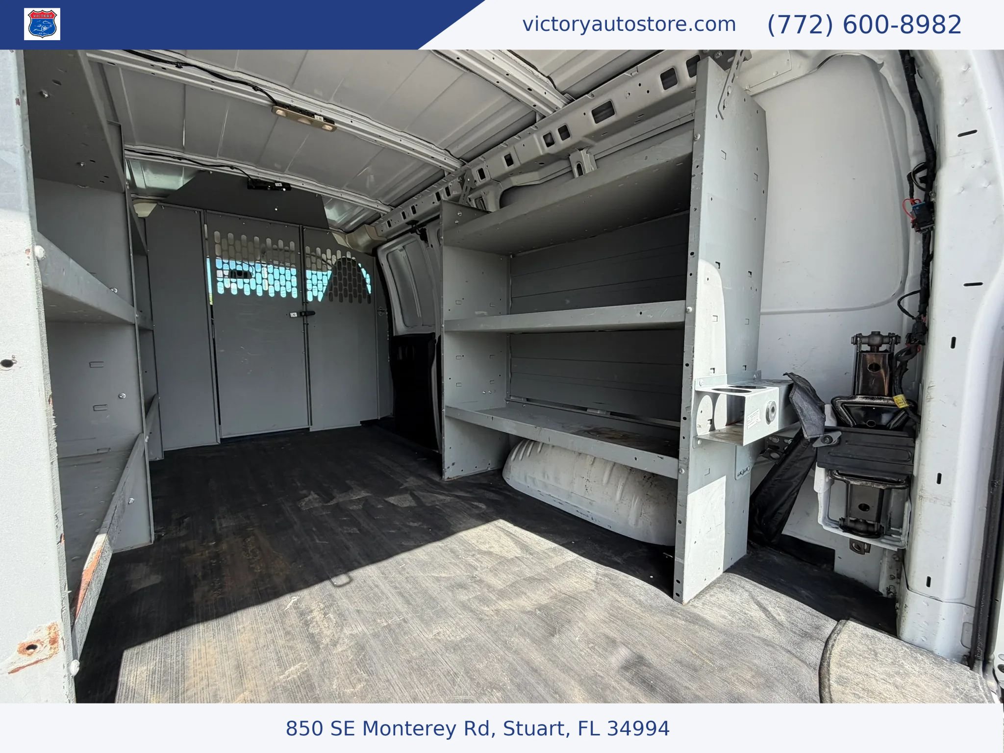 Used 2017 Chevrolet Express 2500 RWD image 17