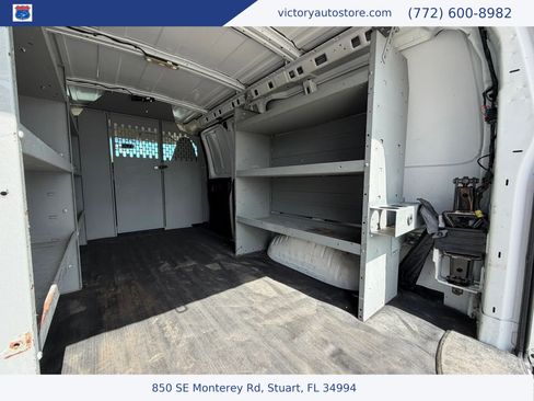 Used 2017 Chevrolet Express 2500 RWD image 17